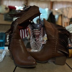 Pierre Dumas brown boots